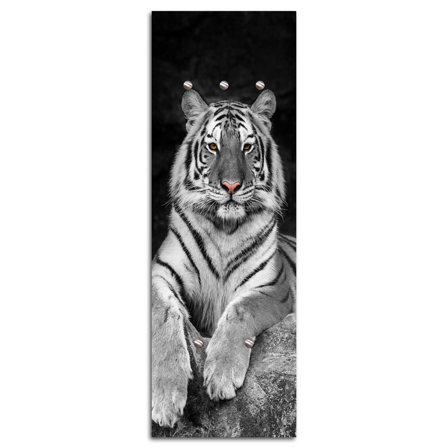 Hanger, Tiger