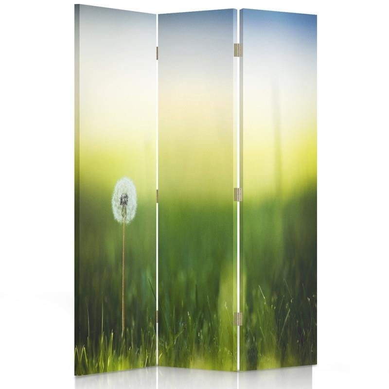 Room divider, Blower in green grass